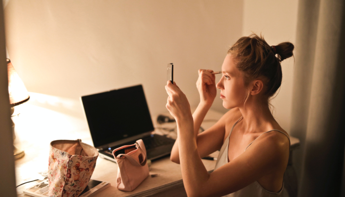 El impacto del maquillaje en pacientes con cáncer